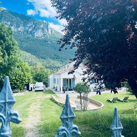 Private Riverside Villa With Breathtaking Views Axat Εξωτερικό φωτογραφία