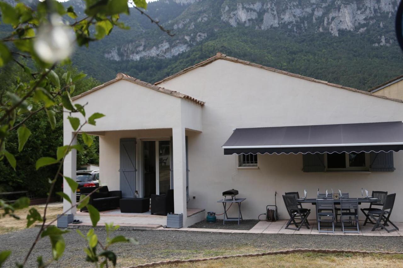 Private Riverside Villa With Breathtaking Views Axat Εξωτερικό φωτογραφία